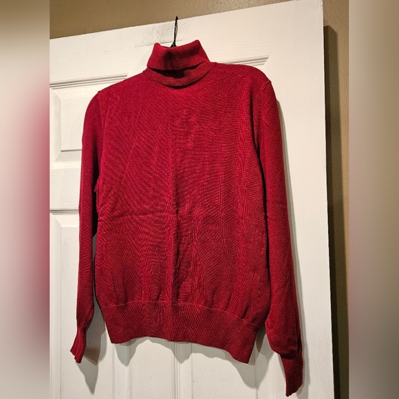 WOOLEN BLOOM TURTLENECK SWEATER - Picture 1 of 2